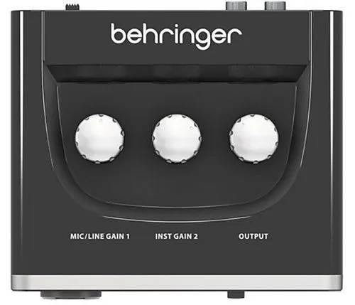 Behringer UM2 Аудио интерфейс USB для записи микрофонов и инструментов.